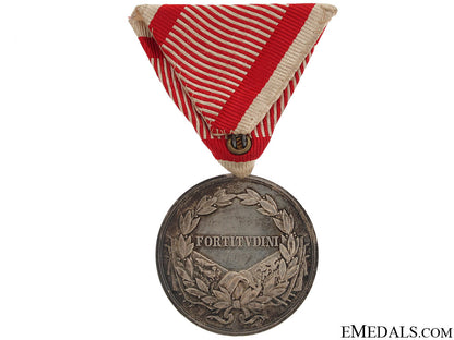 wwi_austrian_bravery_medal_56.jpg51fd117b0d425