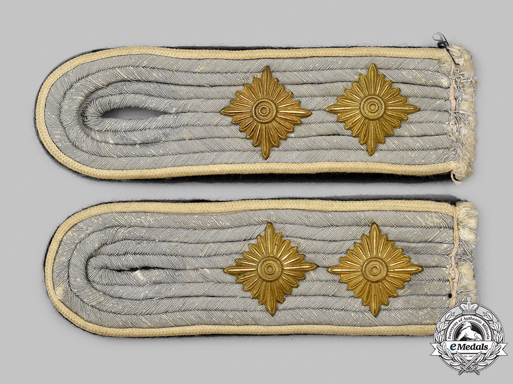 germany,_ss._a_set_of_waffen-_ss_infantry_hauptsturmführer_shoulder_boards_56_m21_mnc1233