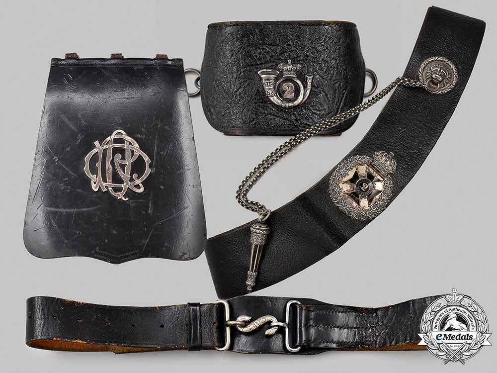 canada,_dominion._a_queen’s_own_rifle_officer’s_leather_uniform_accoutrements_for_the1910_trip_to_england_56_m21emedals_001