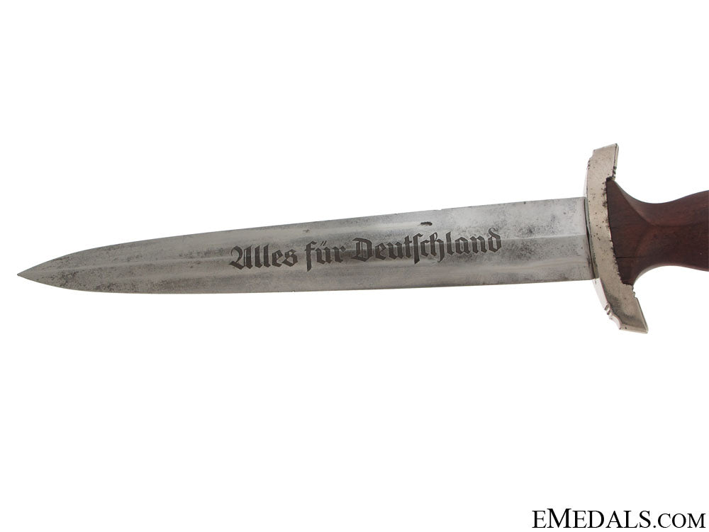 nskk_chained_leader’s_dagger_5.jpg50eeecb3c2cf4