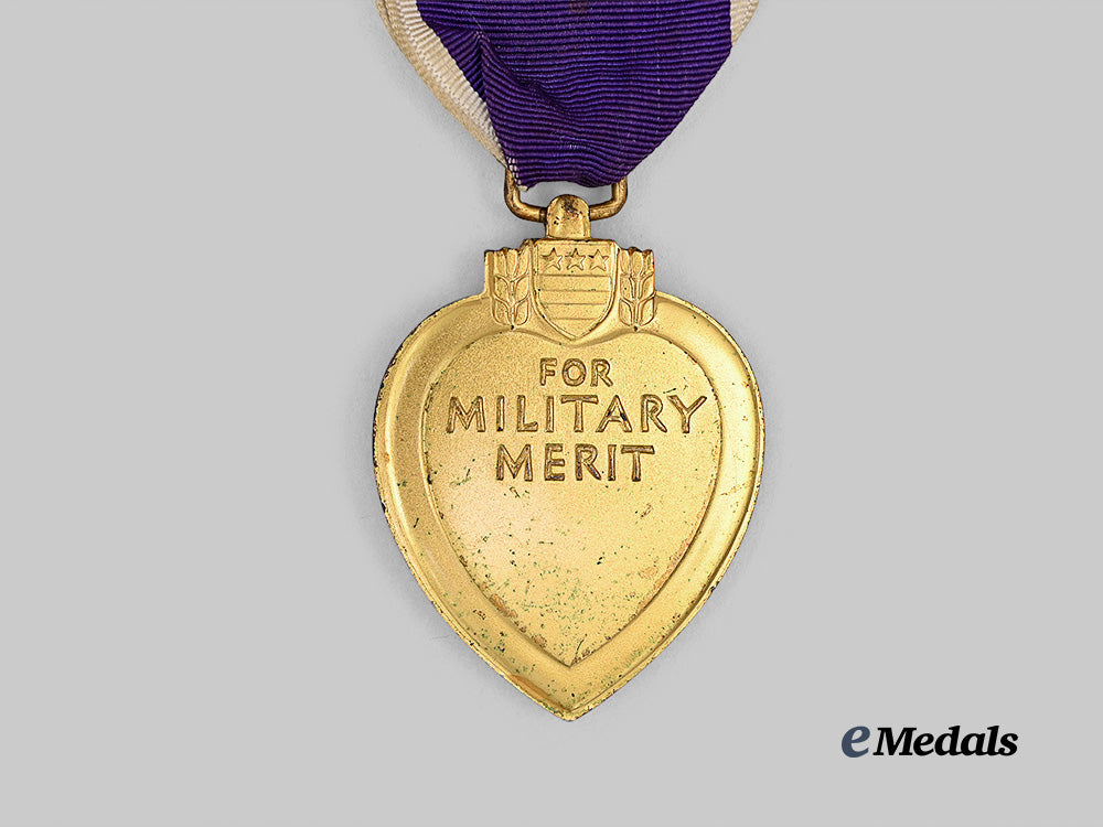 united_states._a_purple_heart_in_case,_numbered_e_medals__w8504_8