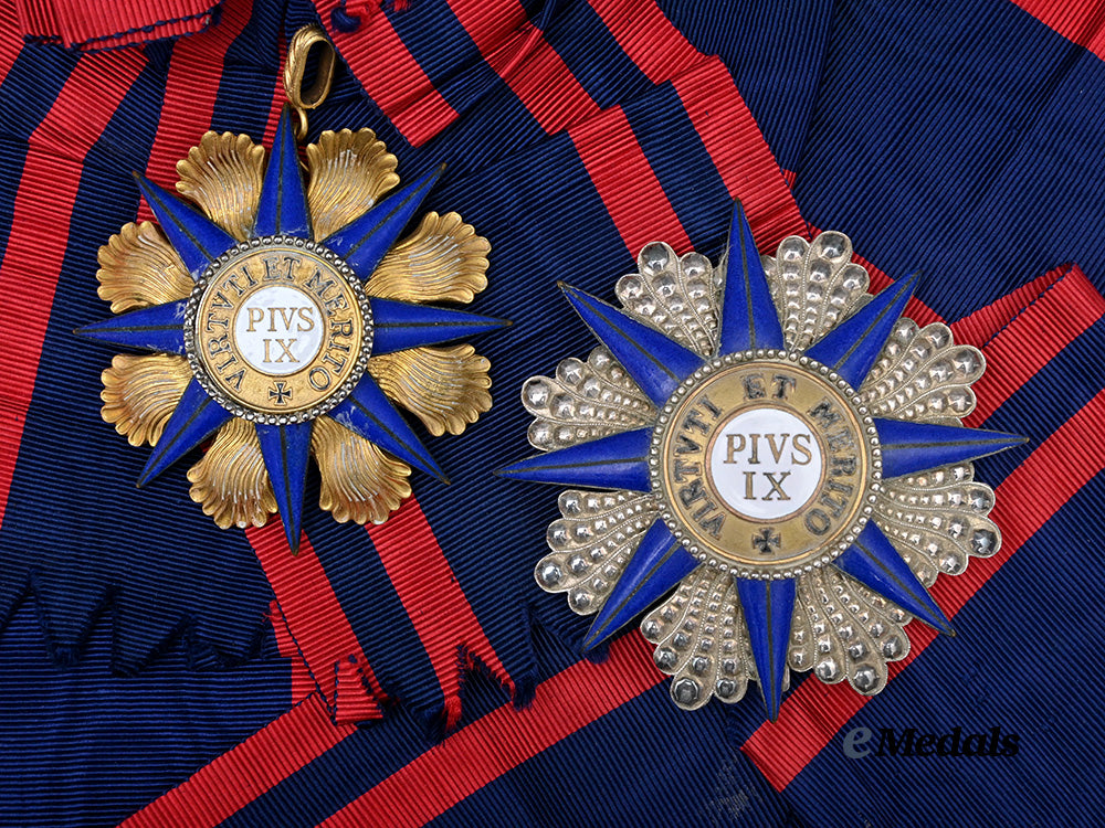 vatican,_papal_state._an_order_of_pius_i_x,_grand_cross_set_e_medals__e_u24897_2
