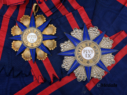 vatican,_papal_state._an_order_of_pius_i_x,_grand_cross_set_e_medals__e_u24897_2