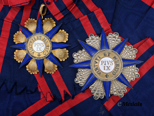 vatican,_papal_state._an_order_of_pius_i_x,_grand_cross_set_e_medals__e_u24897_2