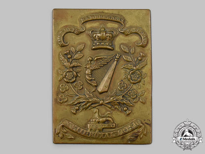 united_kingdom._an18_th(_the_royal_irish)_regiment_of_foot_shoulder_belt_plate,_c.1885_60_m21_mnc2378