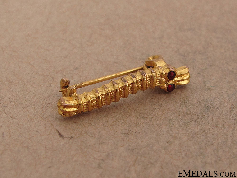 two_caterpillar_club_pins_to_sgt._watson_raf_61.jpg51c5e4ad99411