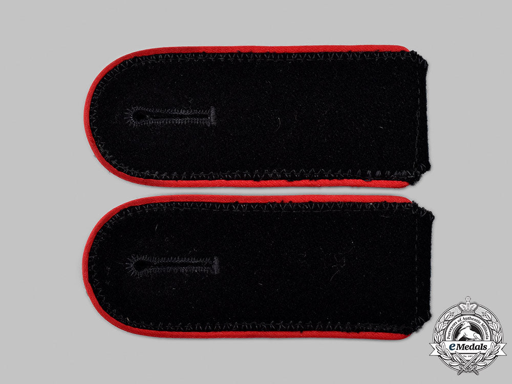 germany,_ss._a_set_of_ss-_mann_flak/_artillery_shoulder_straps_61_m21_mnc1025