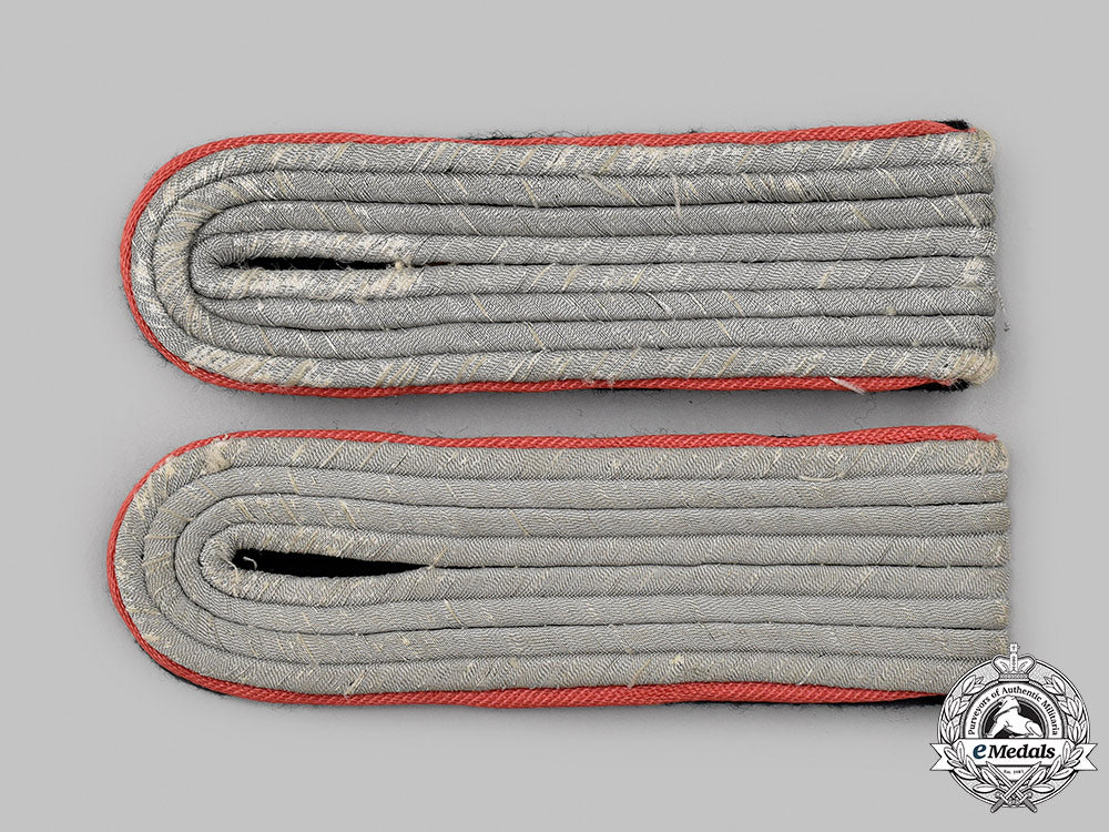 germany,_ss._a_set_of_waffen-_ss_panzer_untersturmführer_shoulder_boards_63_m21_mnc1240