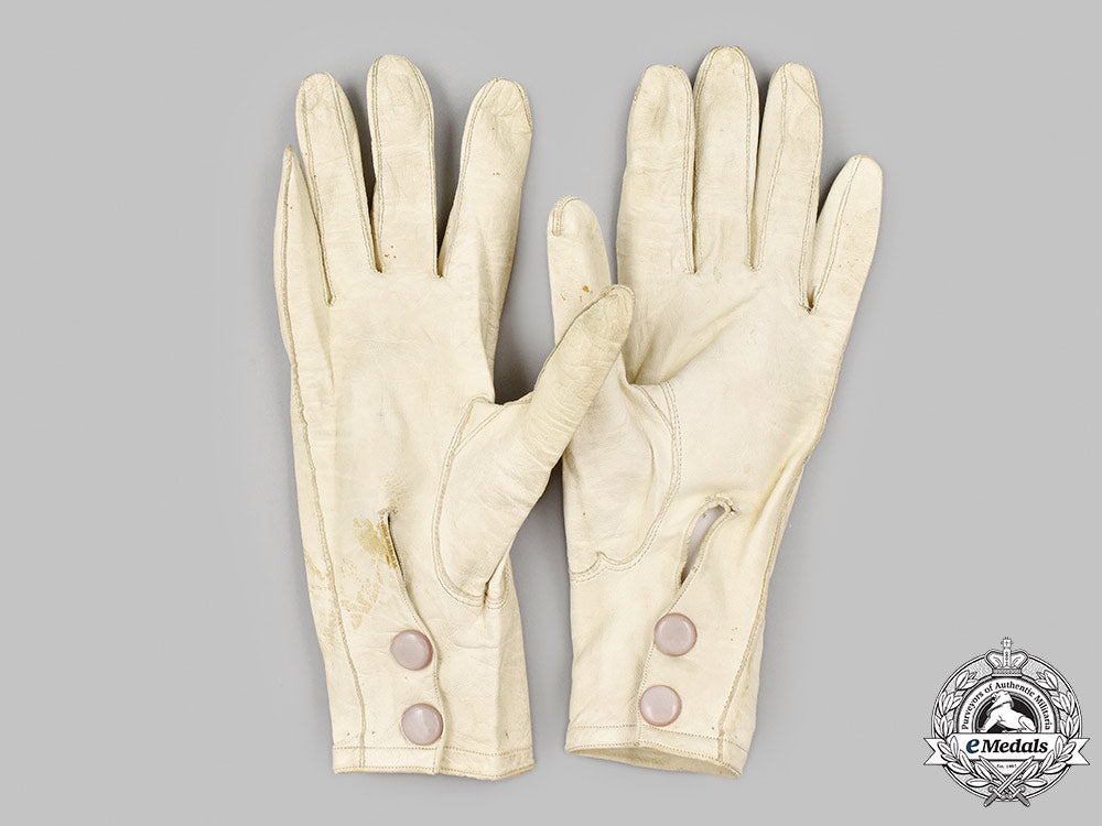 germany,_ss._a_set_of_dress_uniform_gloves_63_m21_mnc6172_1_1_1