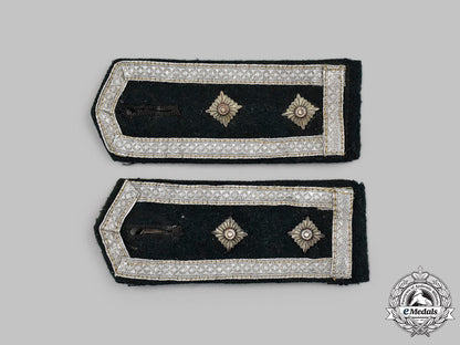 germany,_heer._a_mixed_lot_of_uniform_insignia_64_m21_mnc6651_1_1