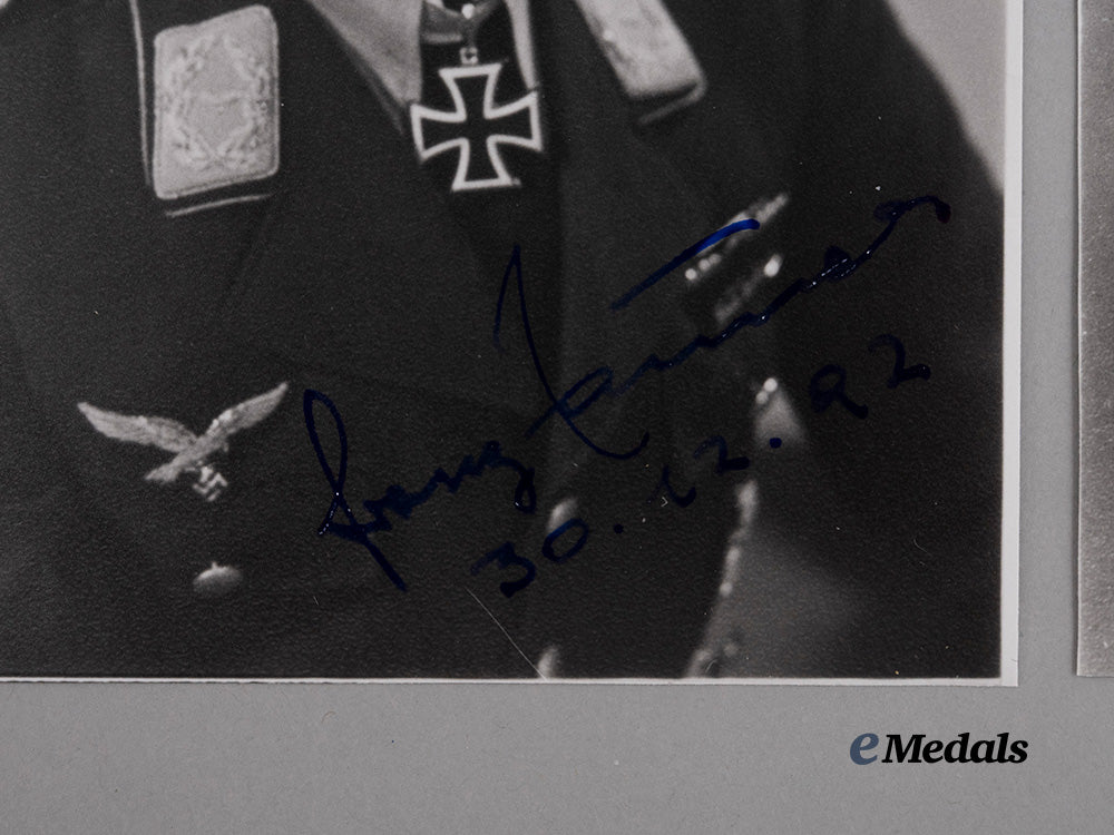 germany,_third_reich._a_lot_of_post-_war_signed_knight’s_cross_winner_photographs_e_medals__g62064_4