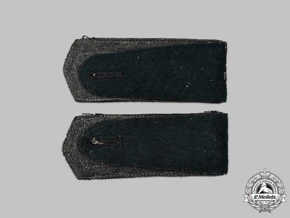 germany,_heer._a_mixed_lot_of_uniform_insignia_65_m21_mnc6652_1_1