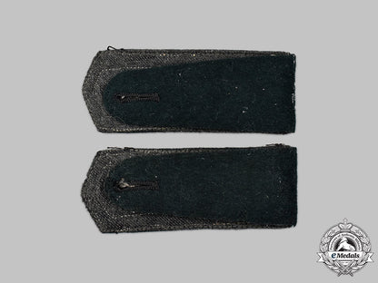 germany,_heer._a_mixed_lot_of_uniform_insignia_65_m21_mnc6652_1_1