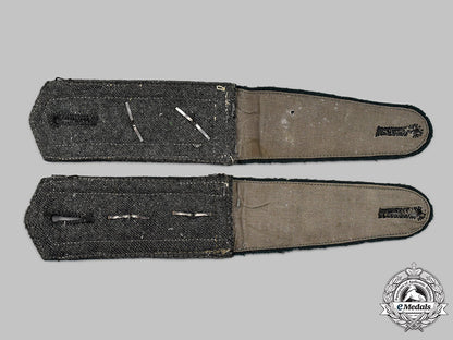 germany,_heer._a_mixed_lot_of_uniform_insignia_66_m21_mnc6653_1_1