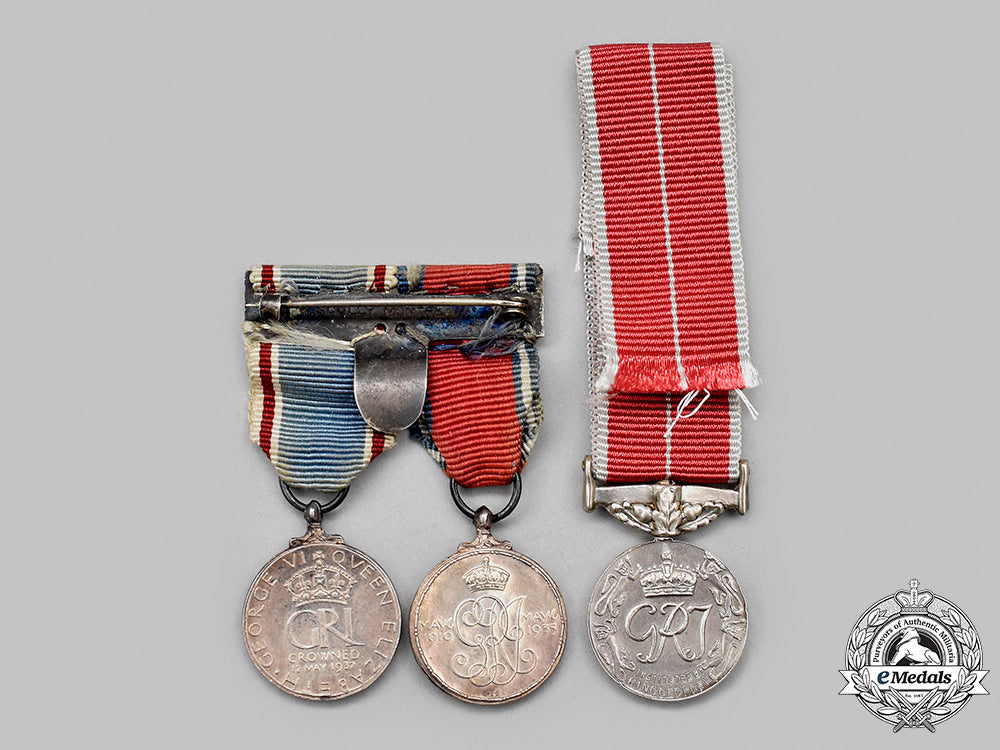 united_kingdom._three_miniature_awards_66_m21_mnc8032