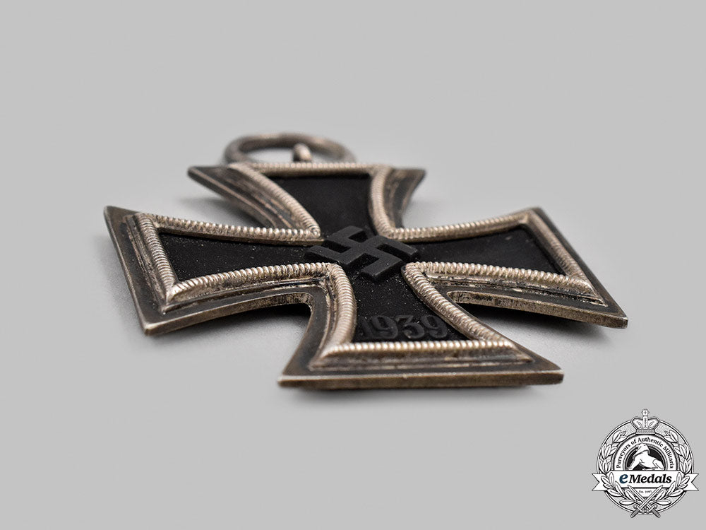 germany,_wehrmacht._a1939_iron_cross_ii_class,_by_j.e._hammer&_söhne_67_m21_mnc3773