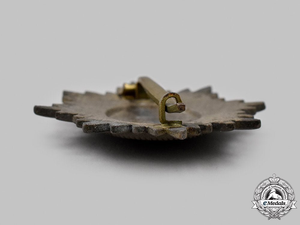 germany,_wehrmacht._an_eastern_people’s_merit_decoration,_i_class_in_gold,_with_case_67_m21_mnc6206_1_1