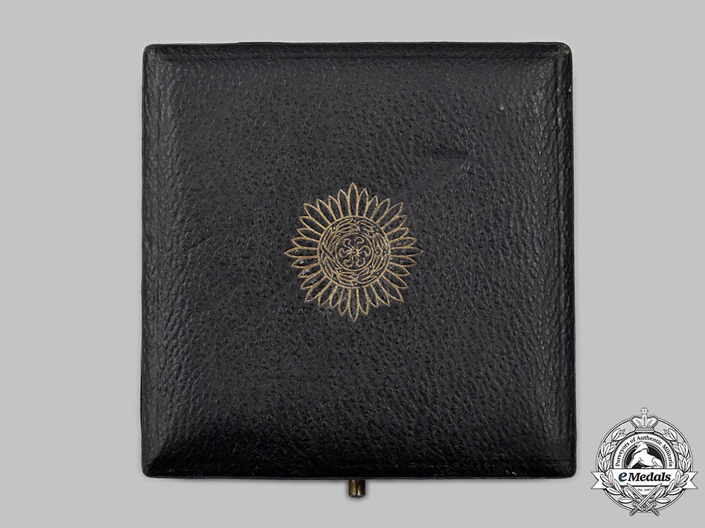 germany,_wehrmacht._an_eastern_people’s_merit_decoration,_i_class_in_gold,_with_case_68_m21_mnc6201_1_1