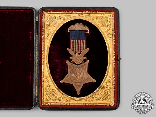 united_states._a_rare_presentation_cased_army_congressional_medal_of_honor,_c.1865_69_m21_mnc1675