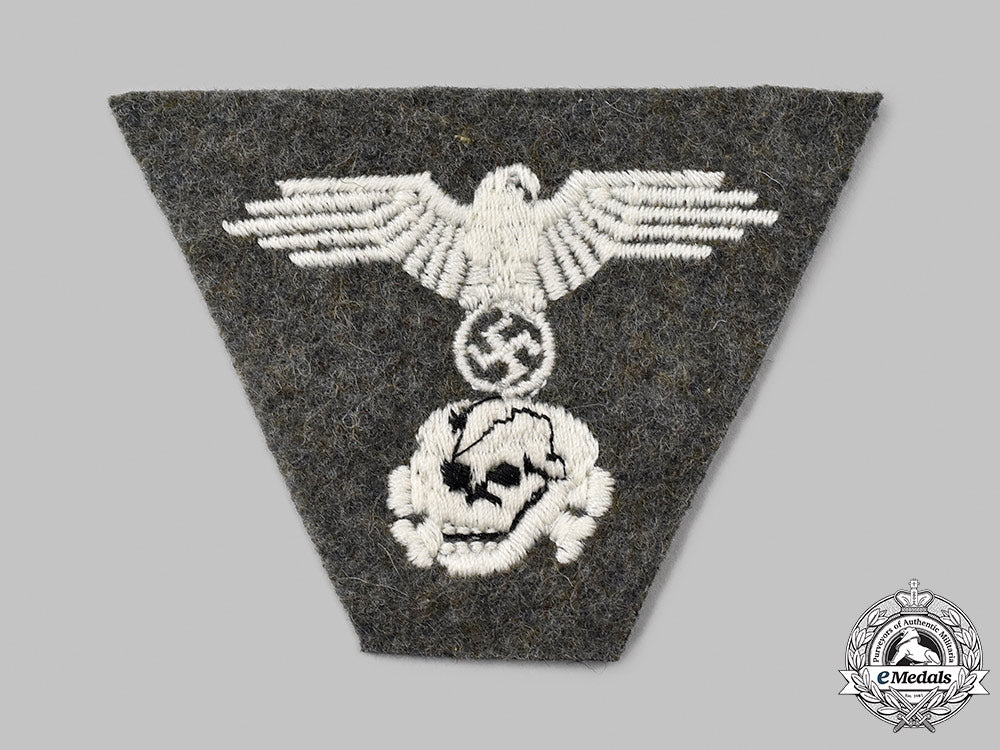 germany,_ss._a_waffen-_ss_em/_nco’s_dachau-_style_m43_cap_insignia_69_m21_mnc3448_1