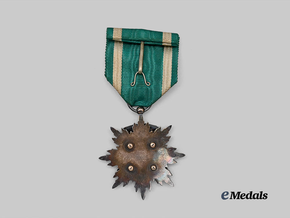 japan,_empire._an_order_of_the_golden_kite,_v_class_with_case_e_medals__w8474_7
