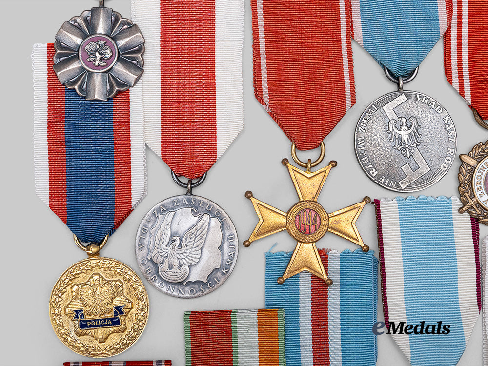 poland,_republic._a_lot_of_medals&_awards_e_medals__e_u24894_5