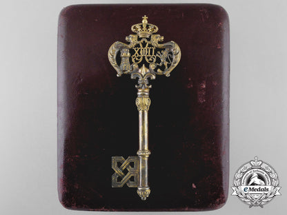 a_king_alfonso_xiii_court/_privy_chamber_key,_cased_6_1