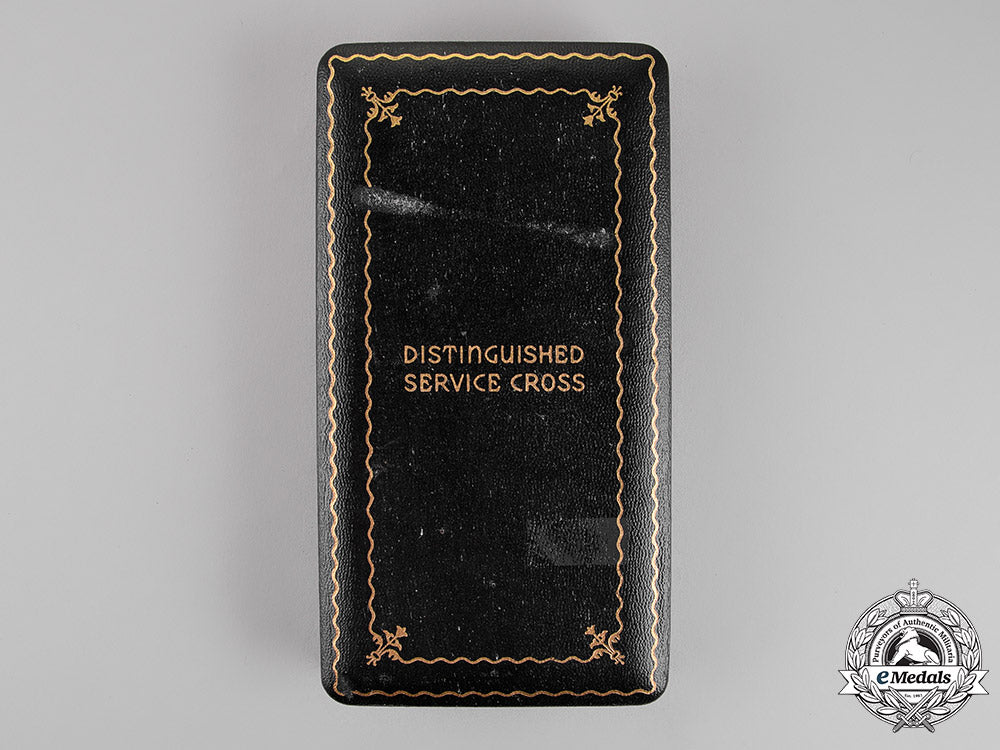 united_states._an_army_distinguished_service_cross_with_case_of_issue,_c.1950_6_4_6