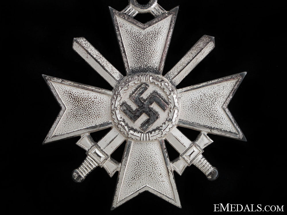 knight’s_cross_of_the_war_merit_cross_by_deschler_6.jpg51b727ec31230
