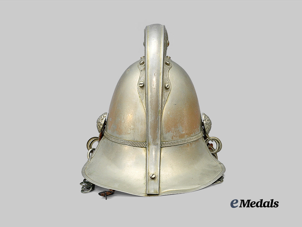 united_kingdom._a_merryweather_fire_service_helmet,_c.1900_e_medals__g_b8325_7
