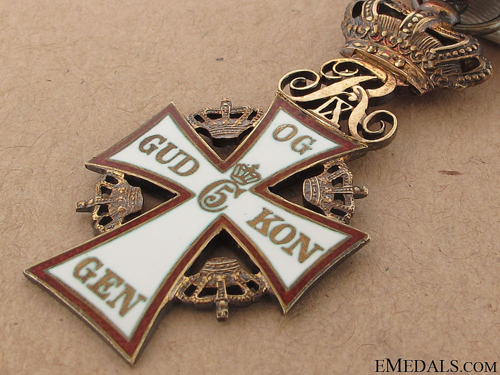 order_of_the_dannebrog_70.jpg50aa942e42497