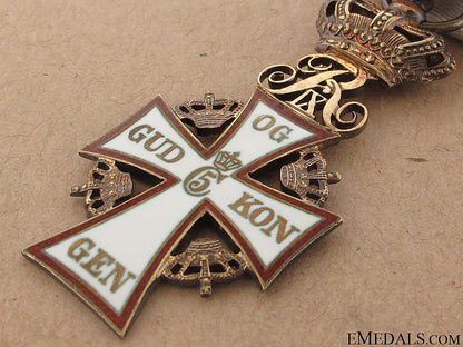 order_of_the_dannebrog_70.jpg50aa942e42497