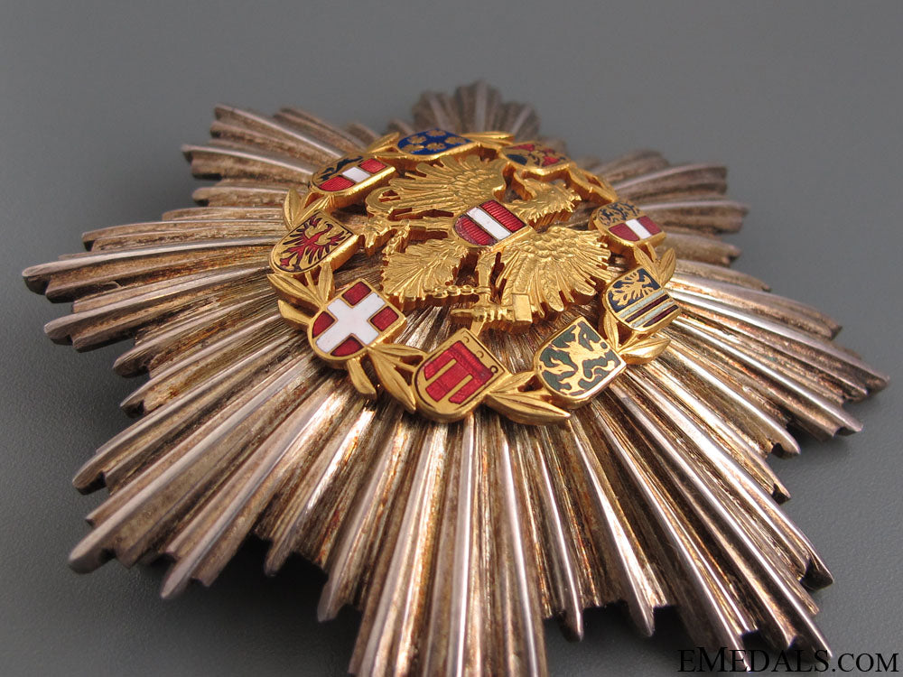 honour_badge_of_merit–_grand_cross_star1952_72.jpg52123f24d5dec