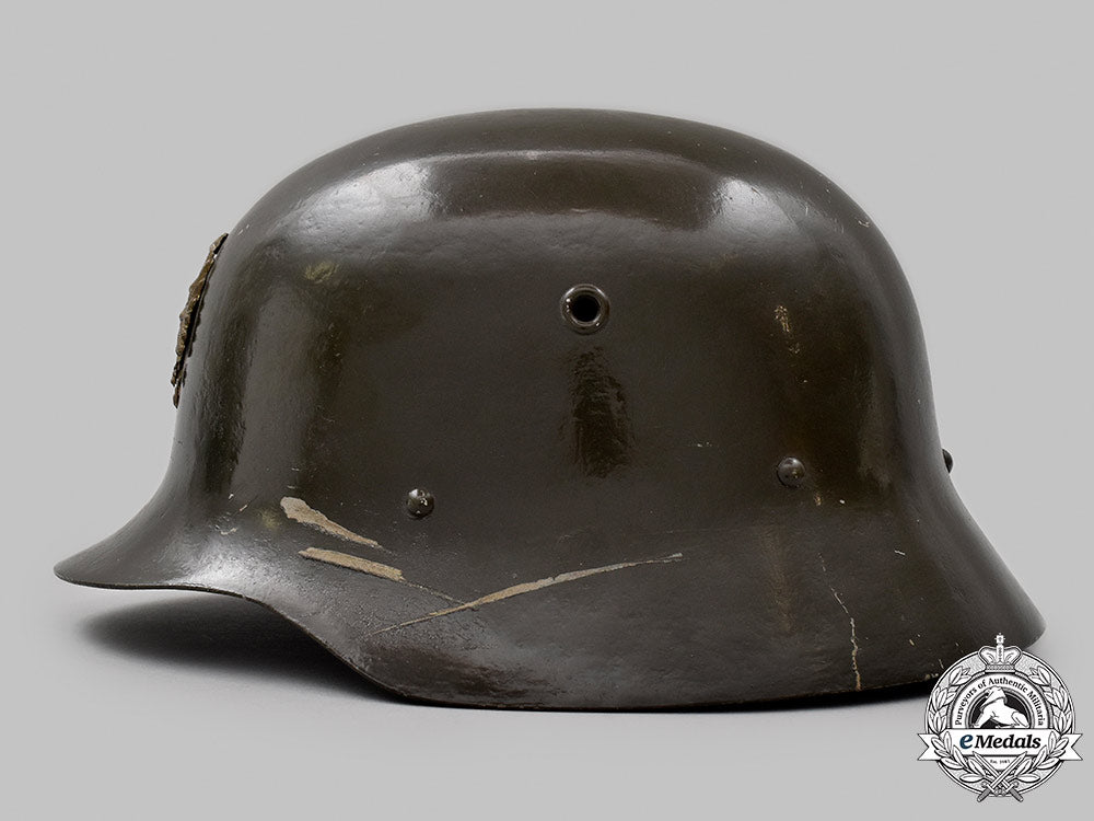 spain,_spanish_state._an_officer’s_parade_helmet,_by_casa_yustas,_c.1941_72_m21_mnc0716_1