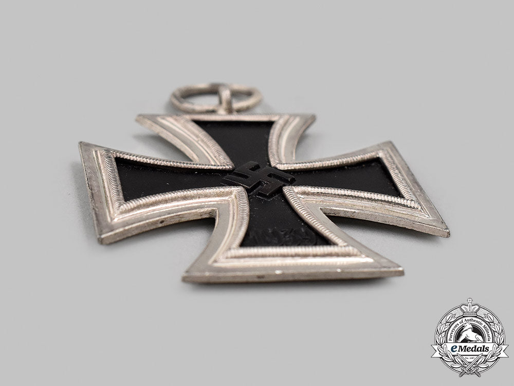 germany,_wehrmacht._a1939_iron_cross_ii_class,_lug_variant,_by_wächtler&_lange_72_m21_mnc3781