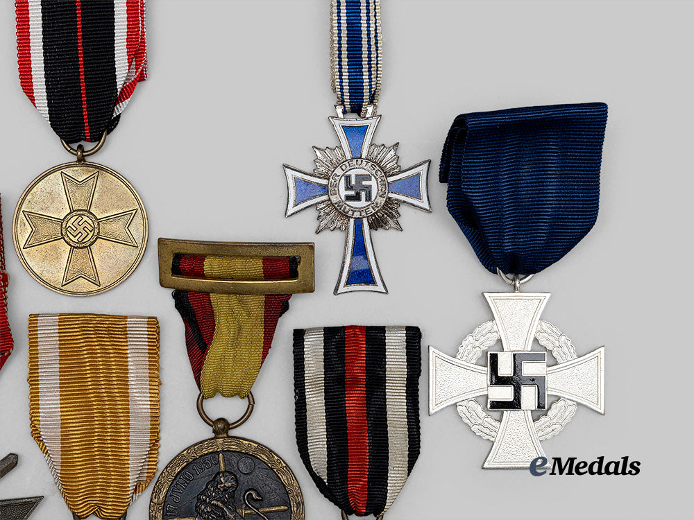 germany,_third_reich._a_mixed_lot_of_awards_for_military_and_civil_service_e_medals__g62857_4