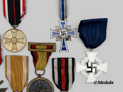 germany,_third_reich._a_mixed_lot_of_awards_for_military_and_civil_service_e_medals__g62857_4