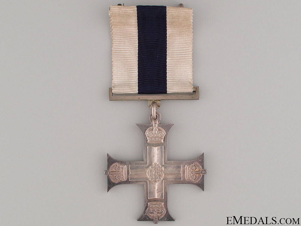 a_cased_wwi_issue_military_cross_73.jpg524ae9e5b8cf5