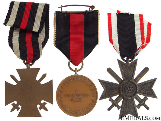 three_wwii_german_awards_73.jpg516eaf93079b9