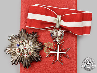 austria,_republic._an_honour_badge_for_merit_of_the_republic_of_austria,_v_class,_c.1955_74_m21_mnc3931_1