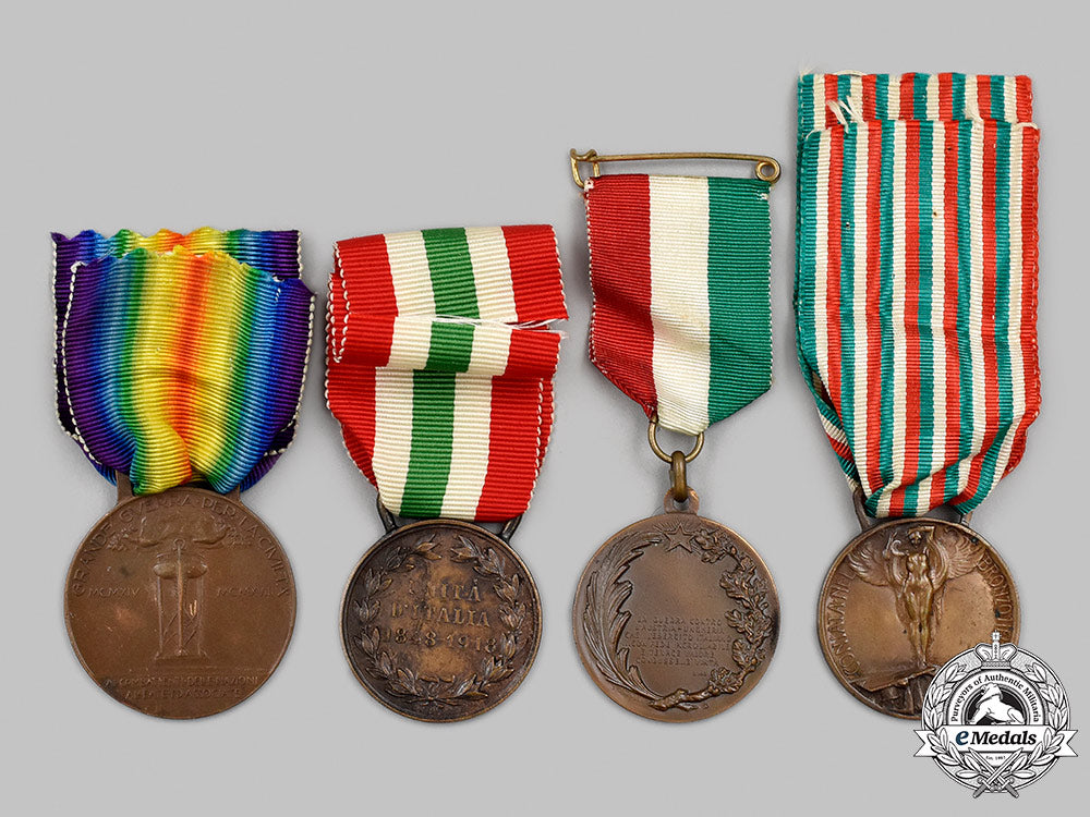 italy,_kingdom._four_medals&_awards_74_m21_mnc6870_1