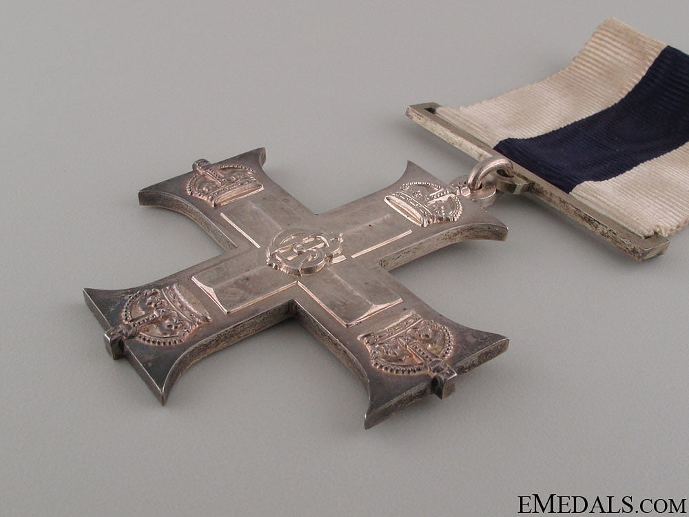 a_cased_wwi_issue_military_cross_77.jpg524ae9f5a8b15