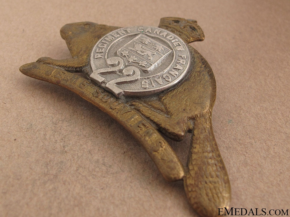 wwii_royal22_nd_regiment_cap_badge_77.jpg51f681ac7050a