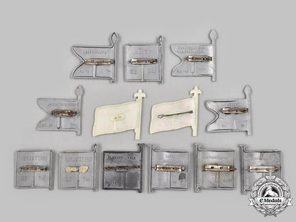 germany,_third_reich._a_lot_of_winterhilfswerk_wehrmacht_standard_donation_badges_77_m21_mnc7501