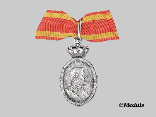 braunschweig,_duchy._a_decoration_for_art_and_science,_i_i_class_with_crown,_published_example_from_the_karsten_klingbeil_collection_e_medals__g62650_2