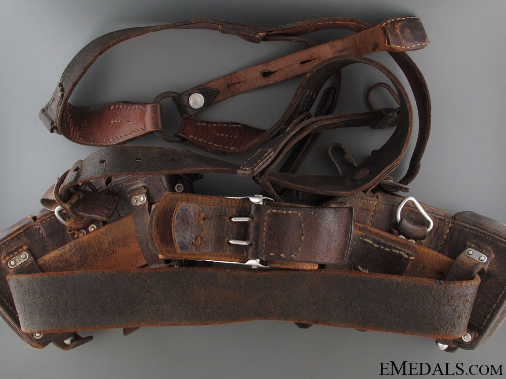 wwii_army(_heer)_ammunition_belt_with_buckle_7.jpg5228e4093f736