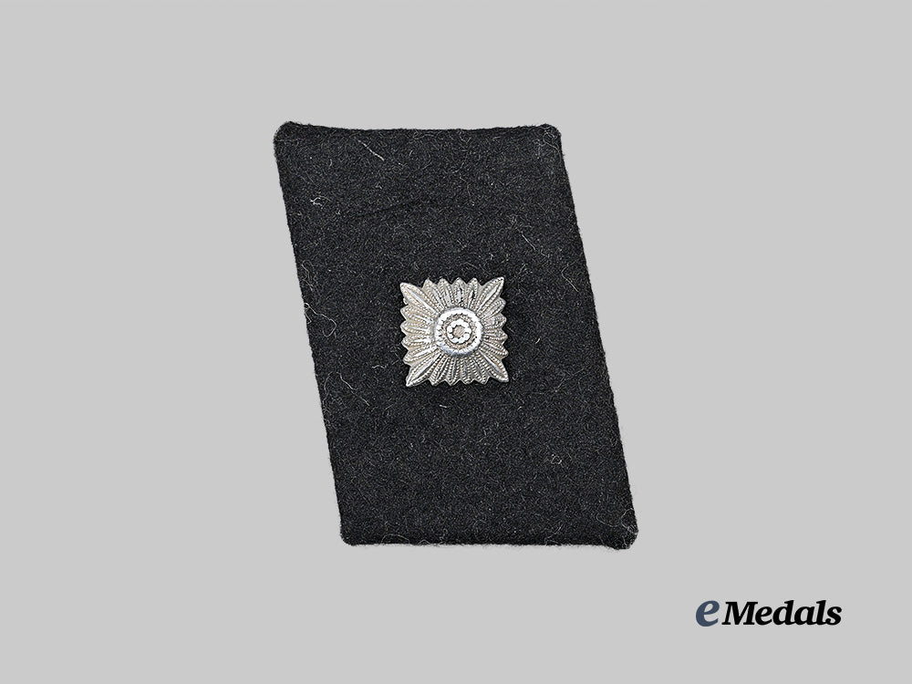 germany,_s_s._a_waffen-_s_s_collar_tab_for_an_s_s-_unterscharführer_e_medals__g62958_2