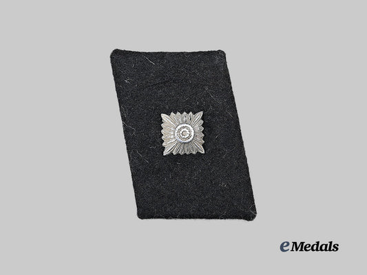 germany,_s_s._a_waffen-_s_s_collar_tab_for_an_s_s-_unterscharführer_e_medals__g62958_2