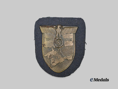 germany,_luftwaffe._a_krim_shield,_unknown_maker_variant,_refurbished_example_e_medals__g62635_2