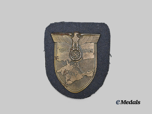 germany,_luftwaffe._a_krim_shield,_unknown_maker_variant,_refurbished_example_e_medals__g62635_2